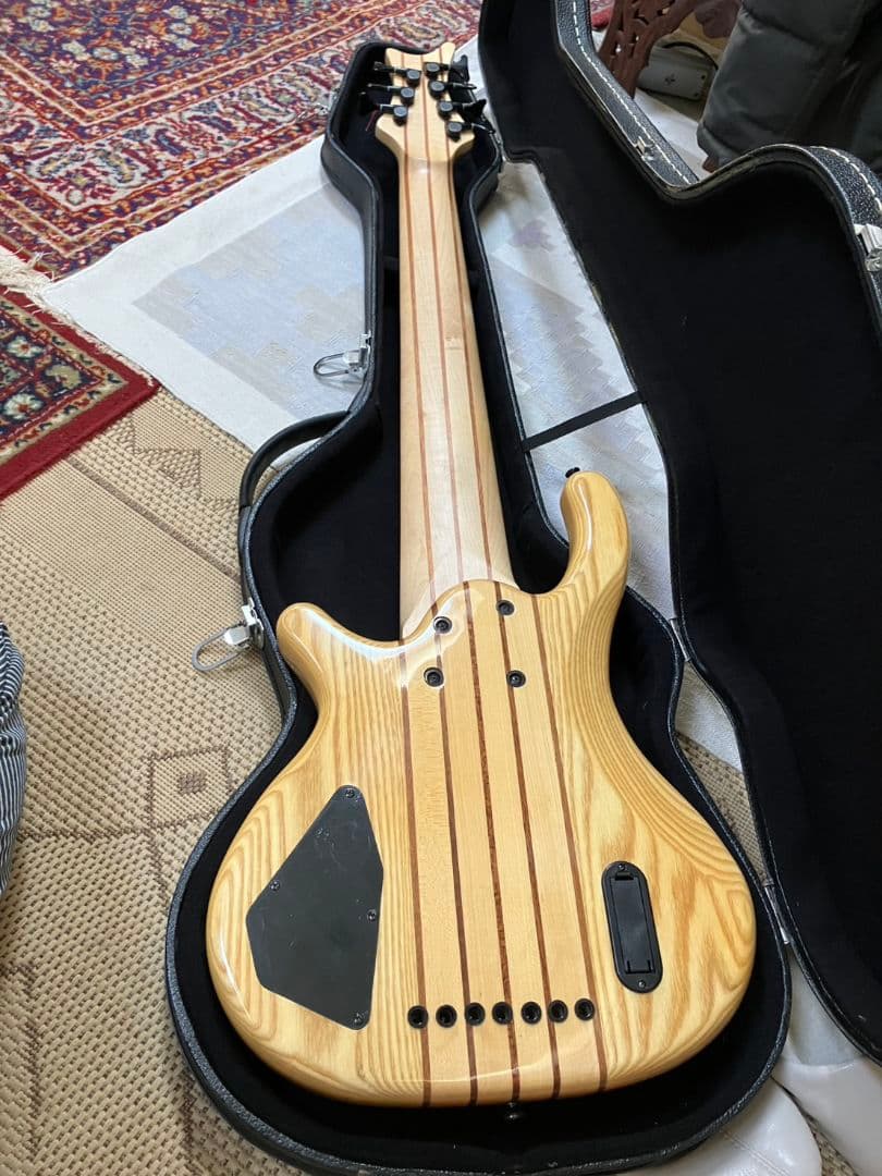 稀少【7弦ベース】美麗インレイ(ハードケース付き)