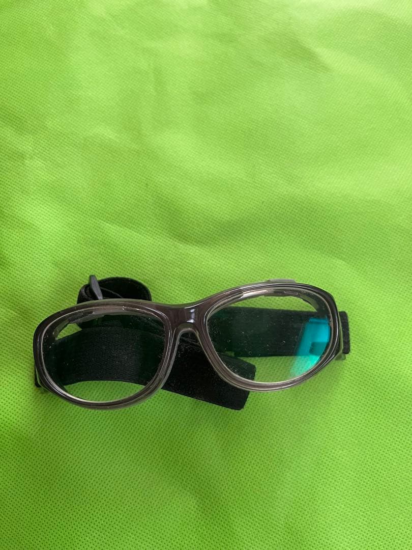 スポーツ用メガネ　子ども用　ケースあり　ゴーグル