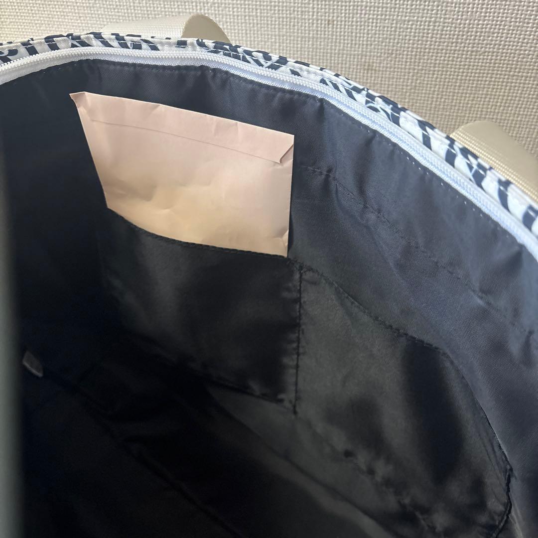トートバッグ 白と紺のパターン キャンバス