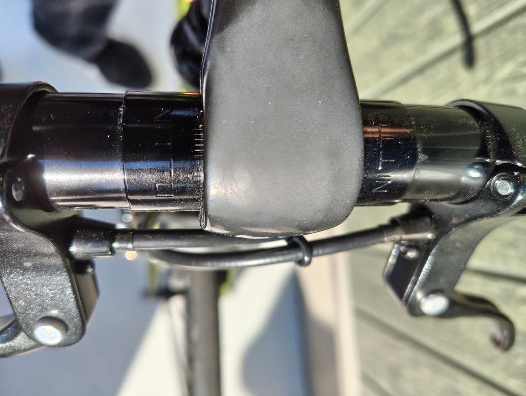 フジ　フェザー　マットカーキー