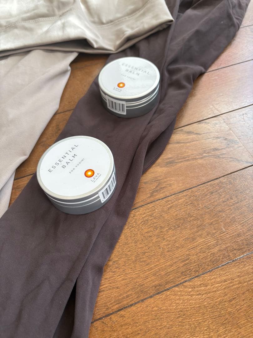 スカーラ　ラバ　リアルストーンヨガウェアセット レギンス 2個バーム付き