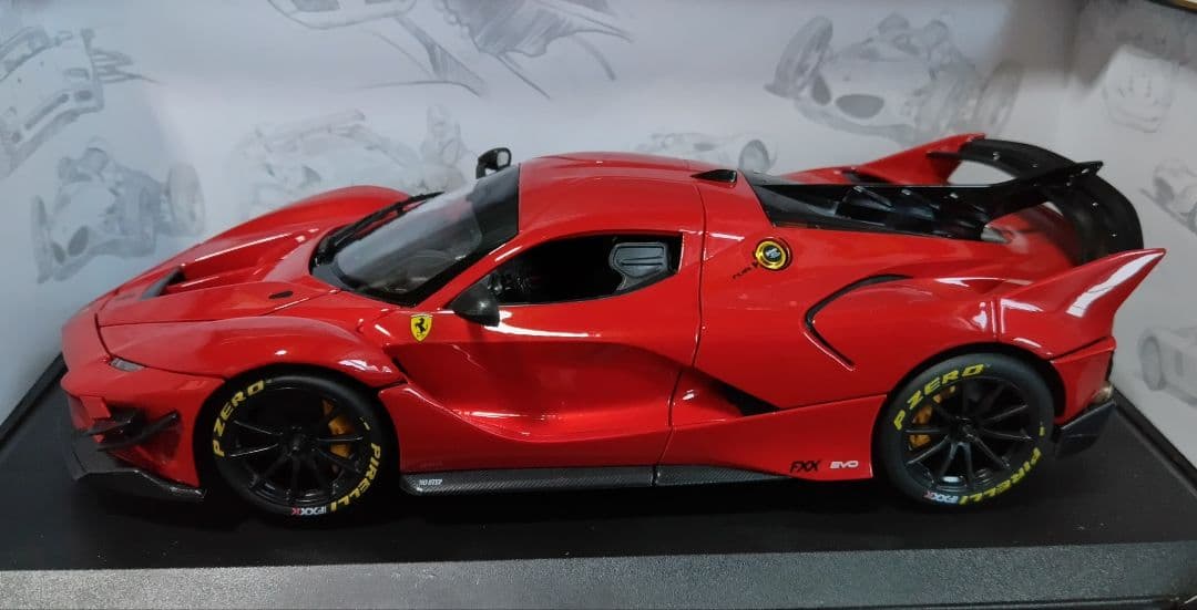 Bburago FXX-K EVO 1/18　限定カラー