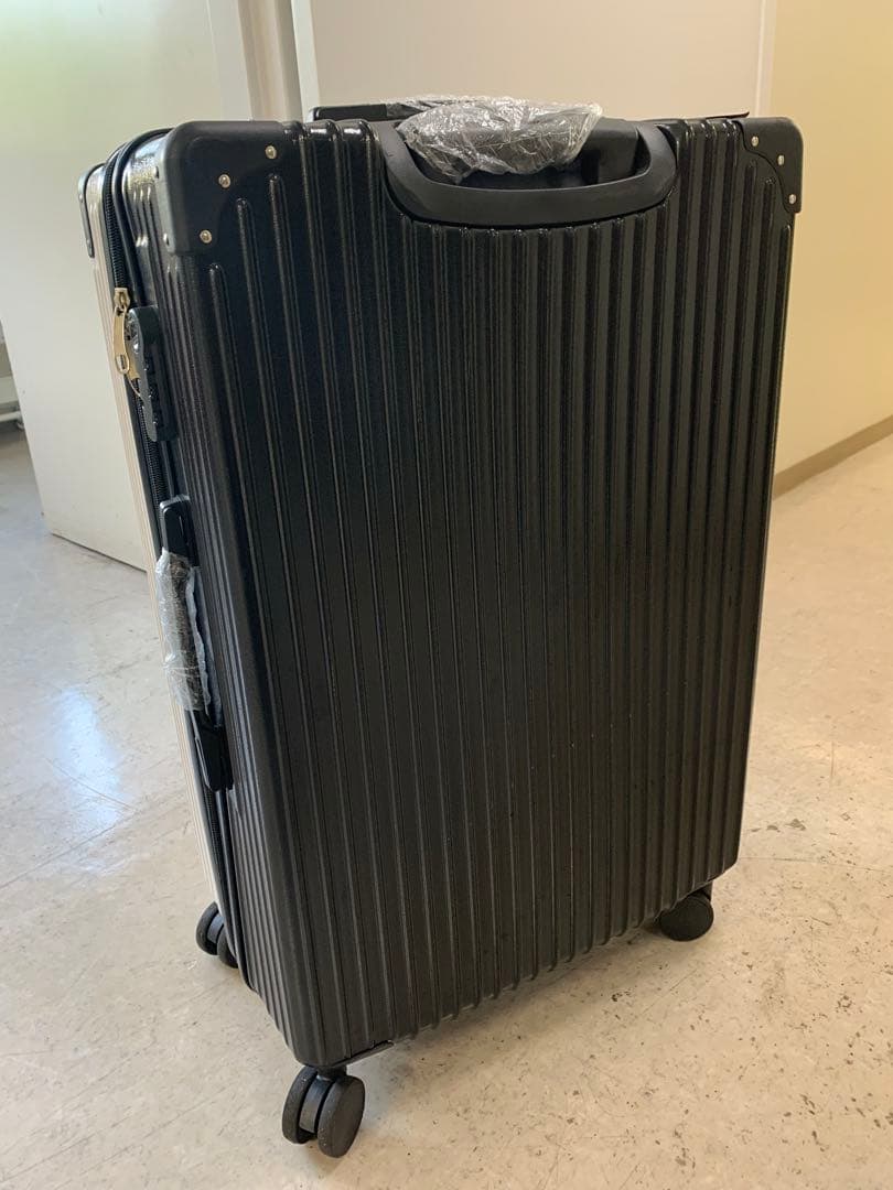 値下げ　スーツケース　90Ｌ　ロック付き￼