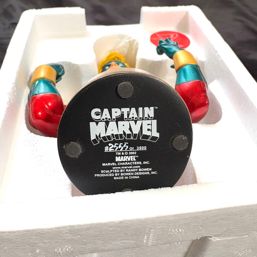 CAPTAIN MARVEL フィギュア　70sバージョン　マーベルミニバスト