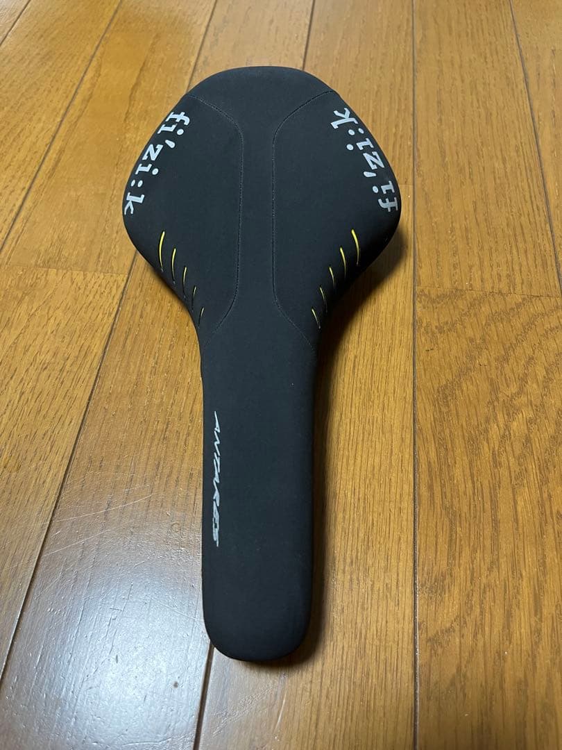 フィジーク　アンタレス　fi'zi:k Antares サドル 黒　カーボン