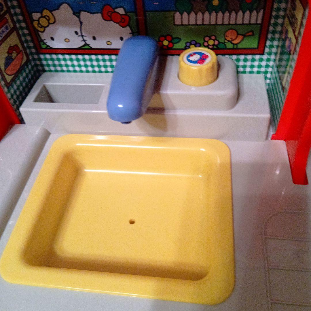 ハローキティ　初代　ままごとトントン　ママキッチン　送料込み。