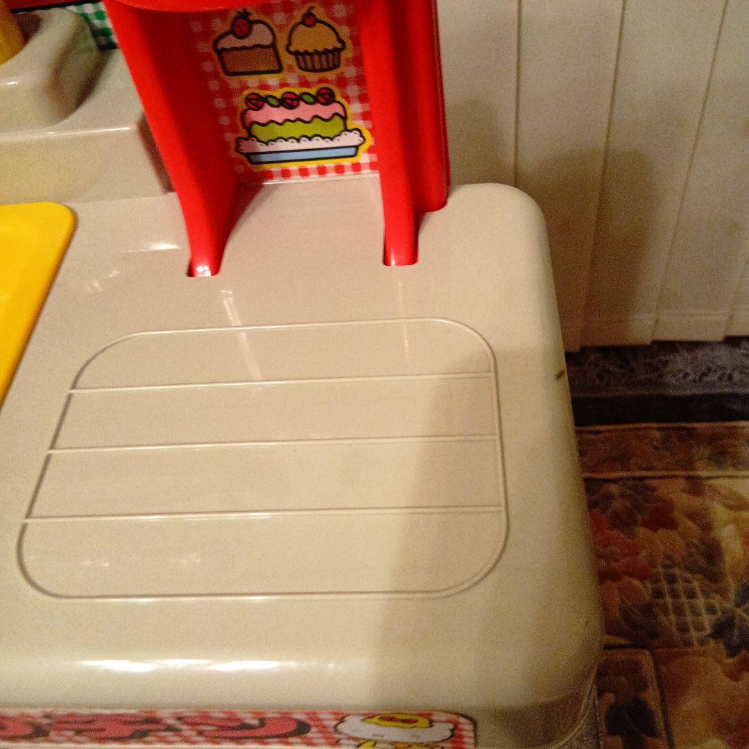 ハローキティ　初代　ままごとトントン　ママキッチン　送料込み。