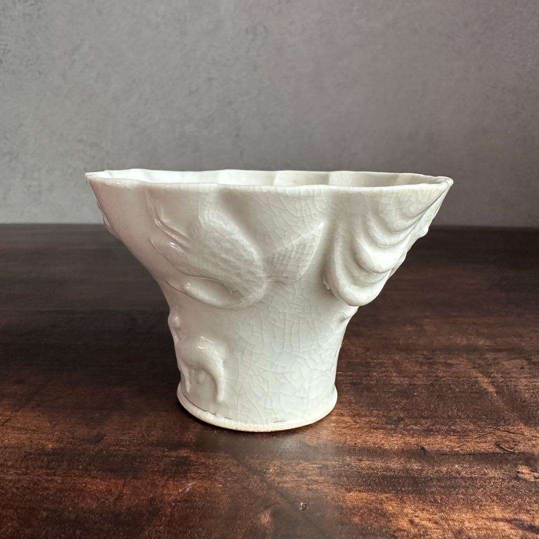 ［希少］美品 李朝 白磁 陽刻 十長生文 花形盃 朝鮮美術 酒器 杯