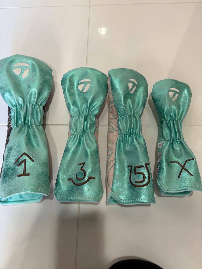 ☆テーラーメイド限定スタッフバック☆キャディバッグ☆ヘッドカバー付き