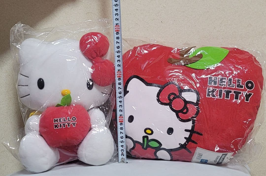 サンリオ　ハローキティ BIG ぬいぐるみ　クッション　約30センチ　希少