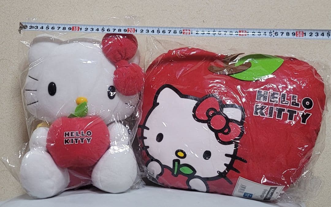 サンリオ　ハローキティ BIG ぬいぐるみ　クッション　約30センチ　希少