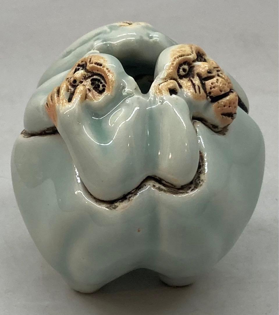 B149s  「青磁  胡孫香炉」3猿　見猿　言わ猿　聞か猿　香道具　茶道具