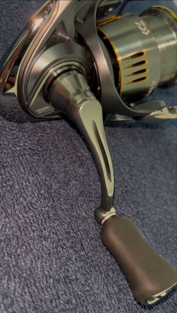 【美品】DAIWA 23エアリティLT 2000S-P+ザイオンノブ セット