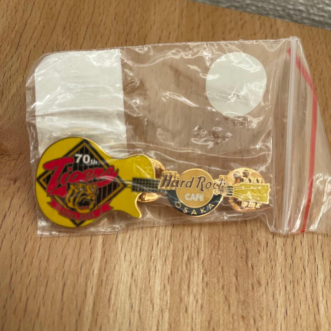 ハードロックカフェ阪神タイガース70周年記念　大阪ギターピンバッチ　全7種