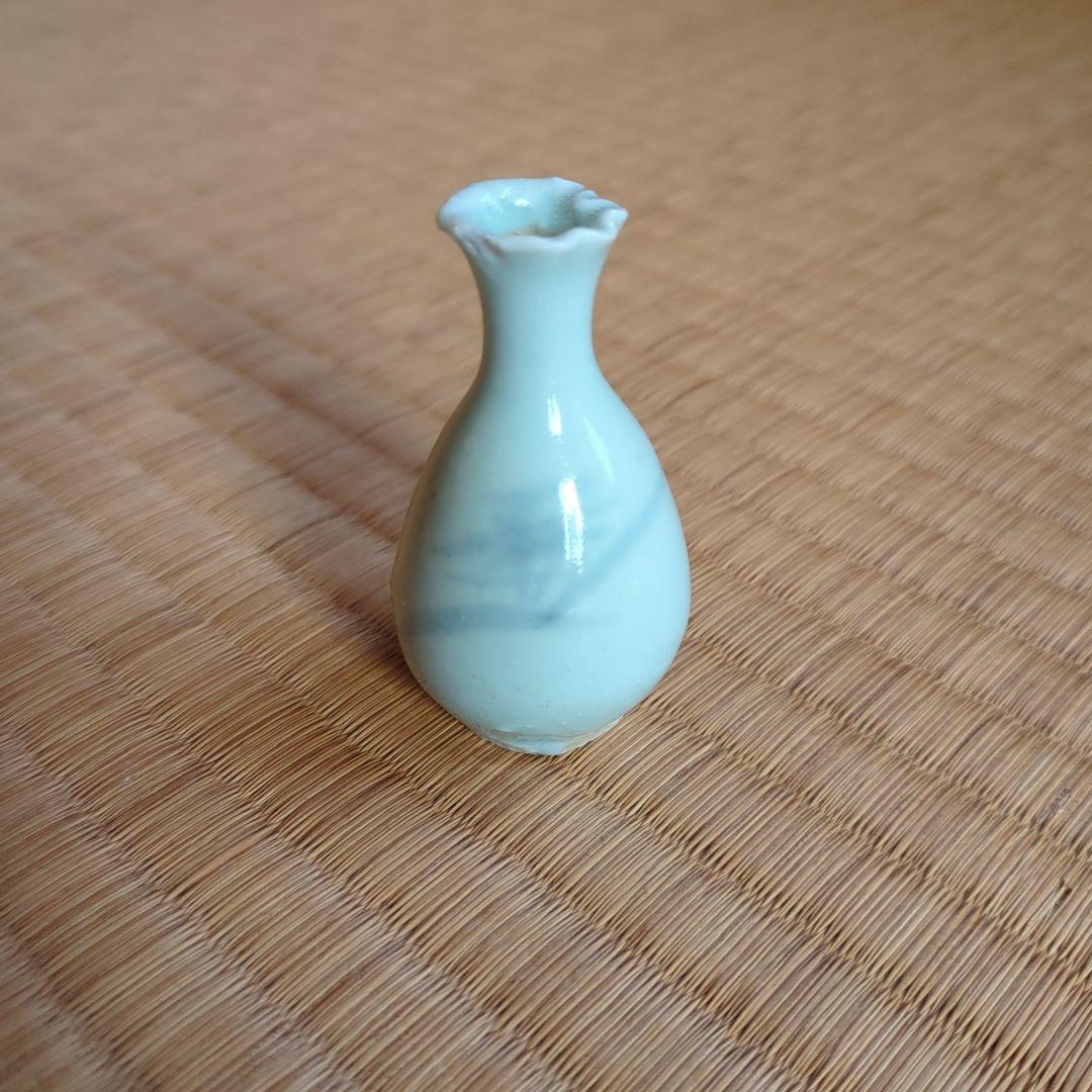 淡い青色 陶器 ミニチュアフラワーベース　初期伊万里