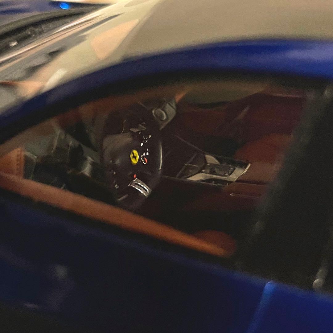 【ミニカー】 AT MODEL 1/18 フェラーリ プロサングエV12 SUV