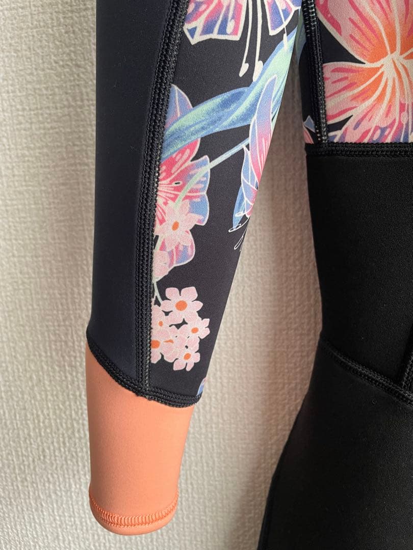 ROXY フルスーツ Mサイズ 花柄 2mm