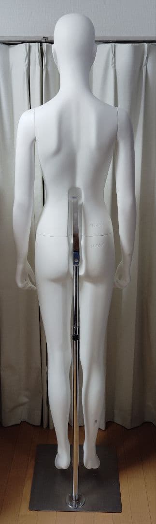 ディスプレイ用婦人マネキン　腰受け　ウィメンズ　直立　FRP　衣装展示　店舗