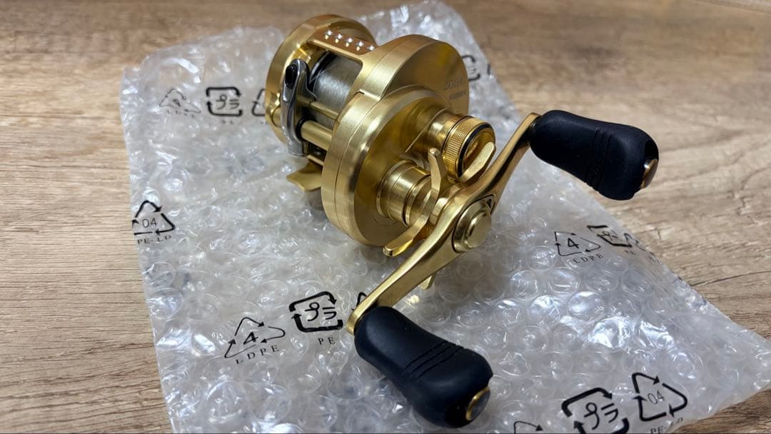 Calcutta Conquest 201HG ベイトリール