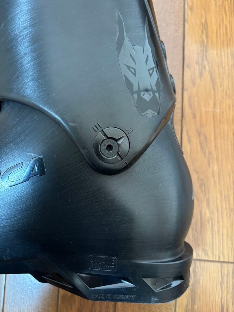 Nordica DOBERMANN 5 RD Sのブラックスキーシューズ。