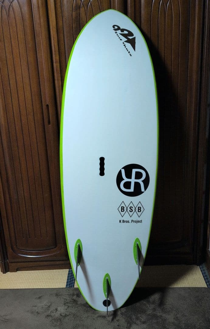 INTRO 5'5\"　ソフトボード　フィン付 chopper model