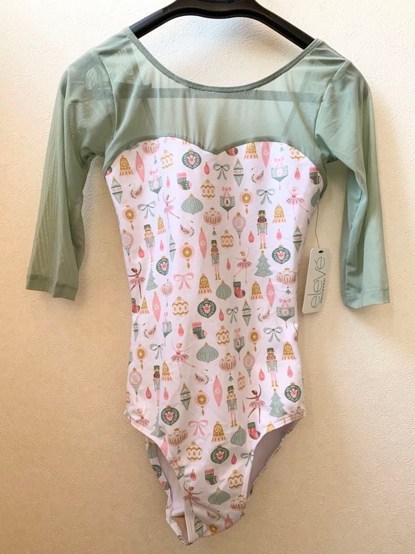 新品　バレエ レオタード eleve エレベ　クリスマス柄　Ｍサイズ