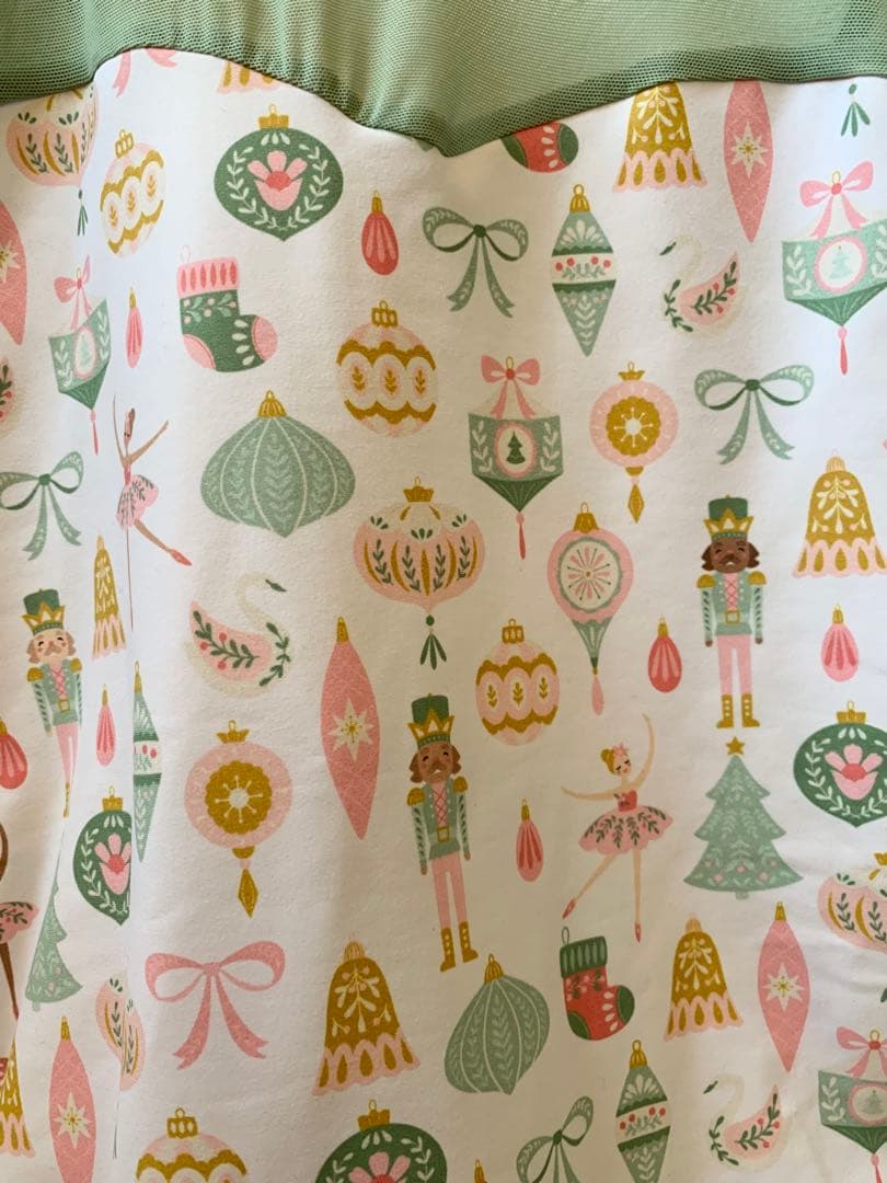 新品　バレエ レオタード eleve エレベ　クリスマス柄　Ｍサイズ