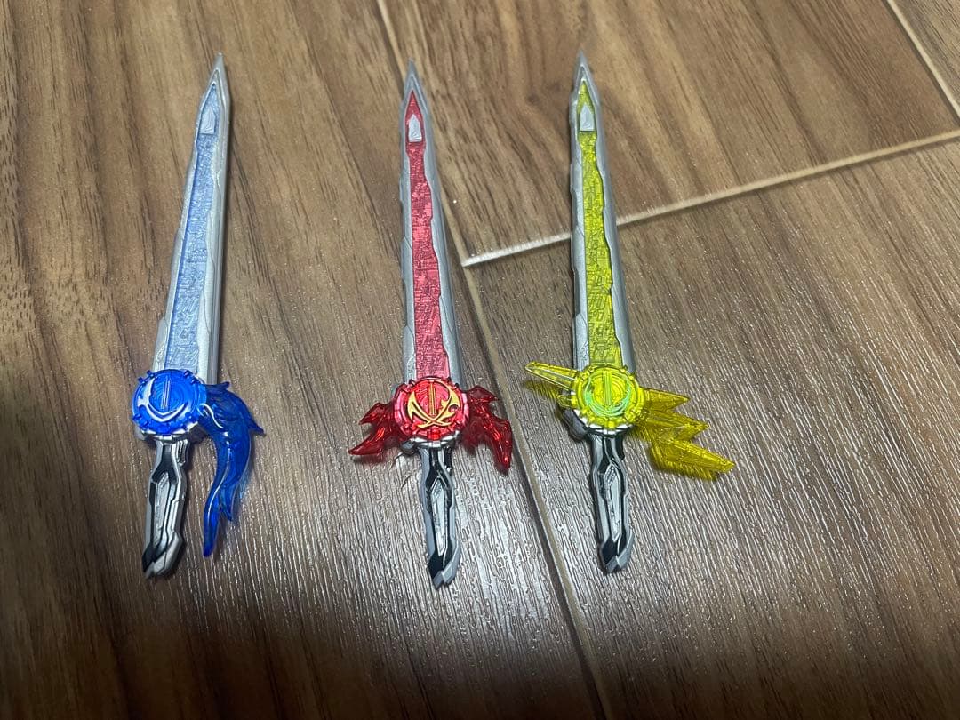 SHフィギュアーツ 仮面ライダーセイバー　ブレイズ　エスパーダ　三剣士セット