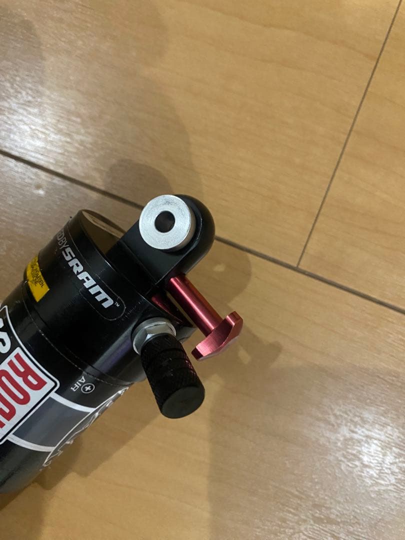 ROCK SHOX リアサスペンション　軸間140㎜
