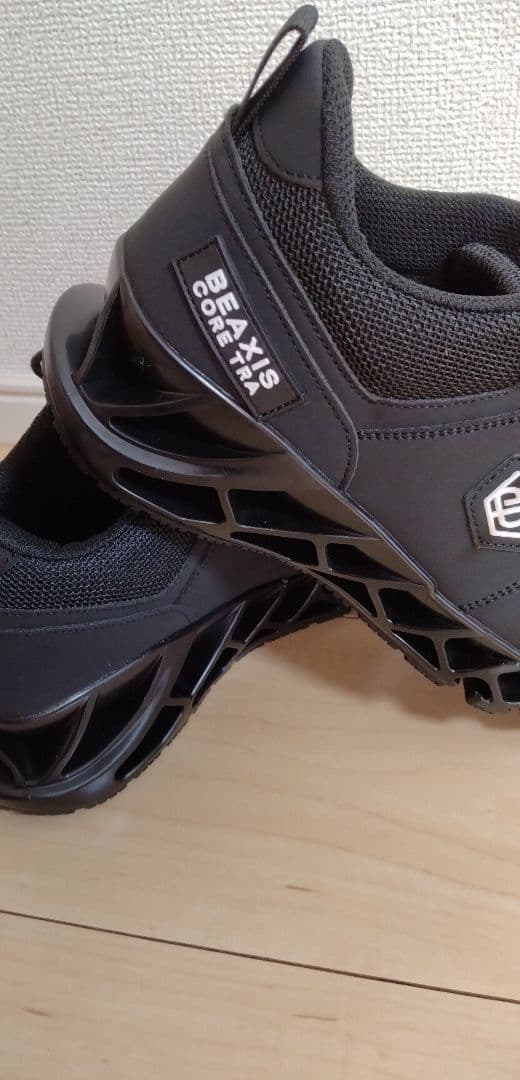 新品　ビーアクシスバランスコアスニーカー3 ブラックM(23.5cm〜24cm)