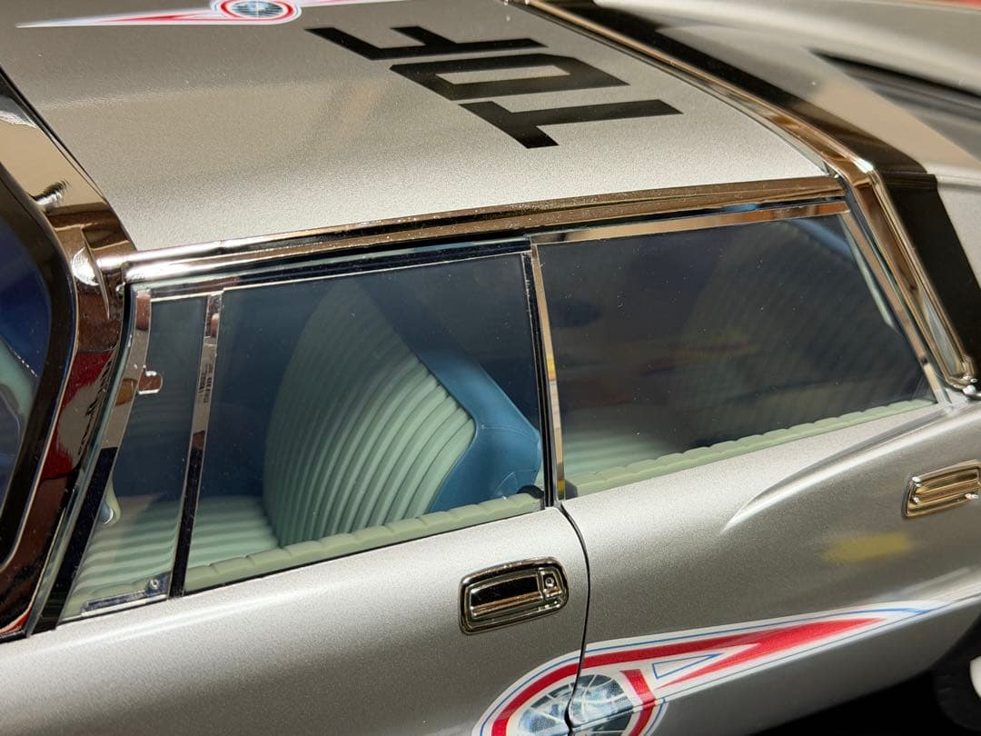 1/8ポインター前期型　ウルトラセブン　専用ケース/モロボシ・ダン付属