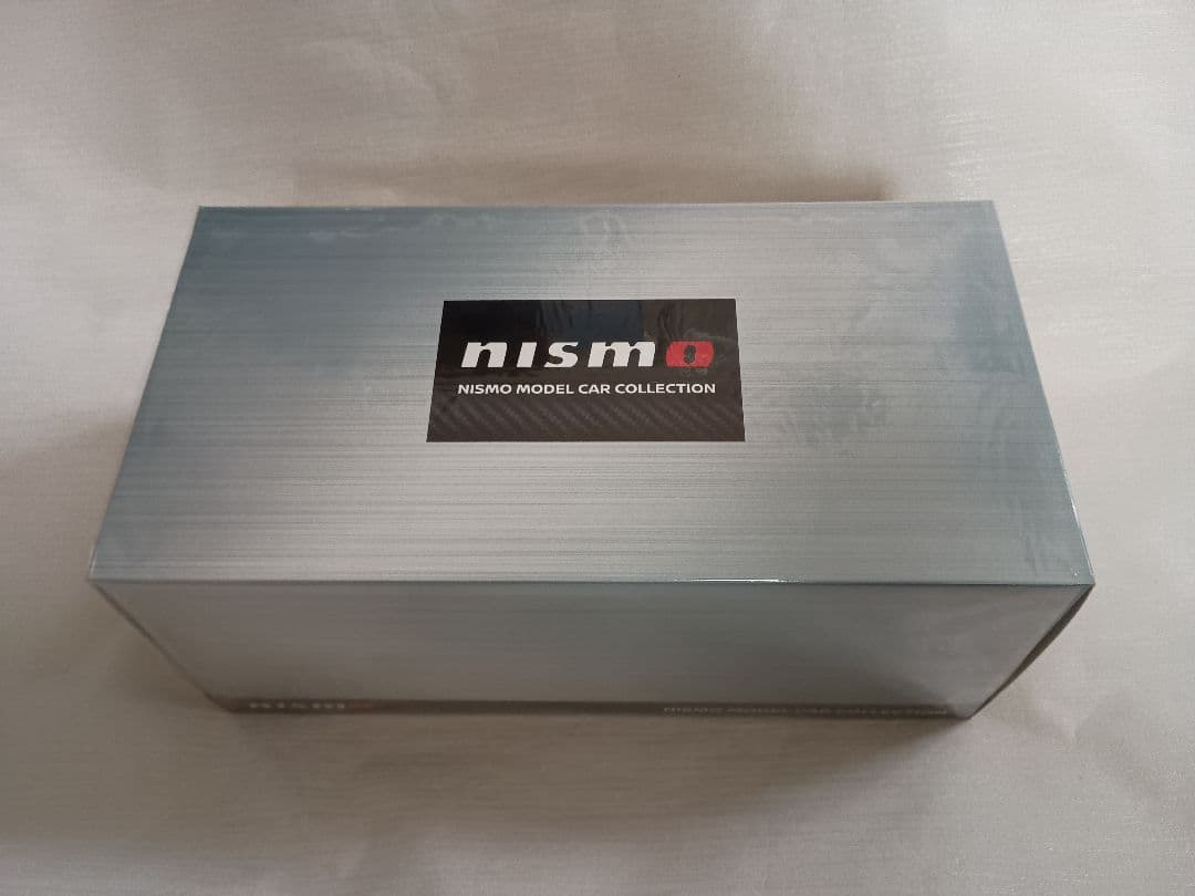 エブロ　1/18 MOTUL　AUTECH　GT-R