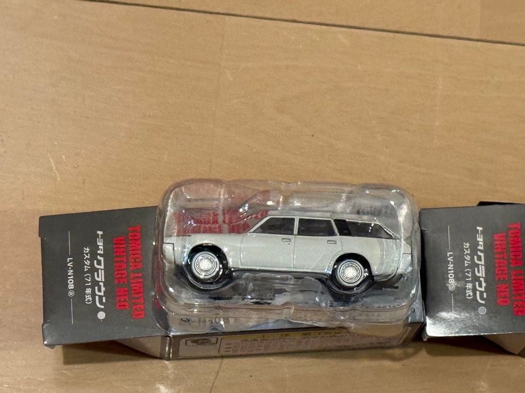 トミカリミテッドヴィンテージNEO トヨタ クラウン カスタム LV-N108