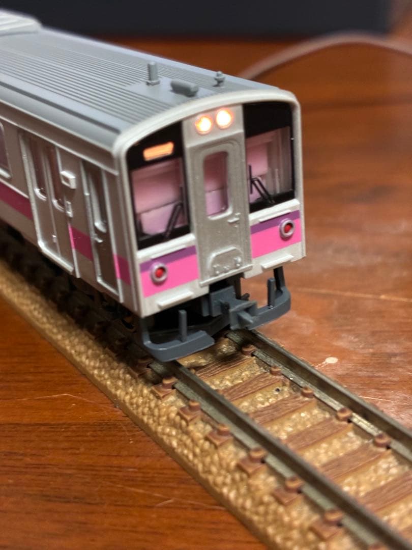 JR701系100番台秋田色・5両セットマイクロエース　ライト点灯動力動作確認済