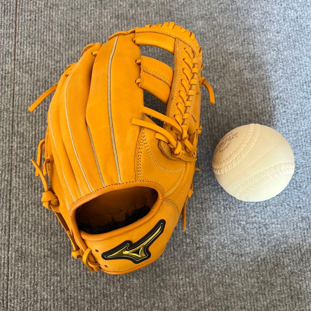 Mizuno ソフトボールグローブ 軟式 イエロー　右投げ用
