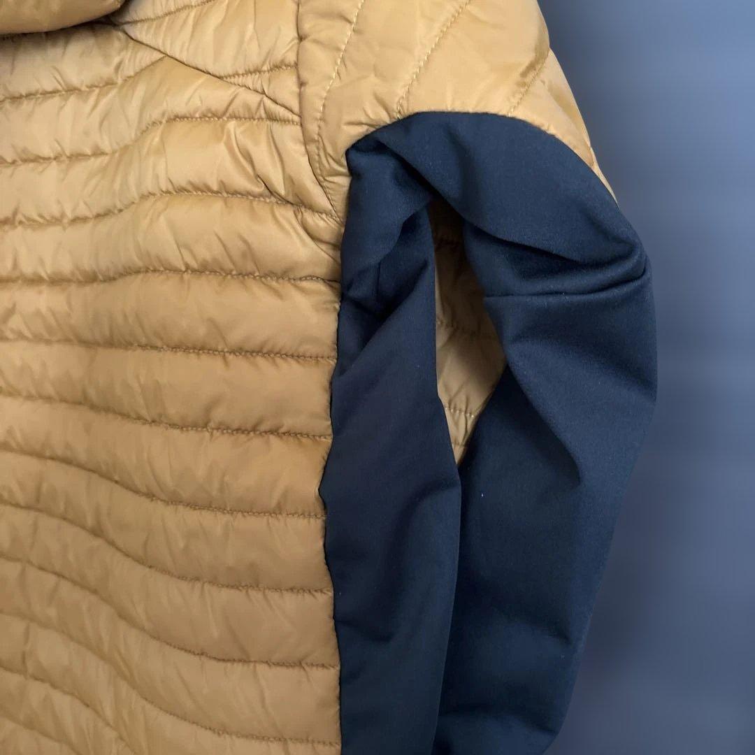 デサントムーブスポーツ 吸湿発熱ジャケット 中綿　防寒フード付き 防風 陸上競技