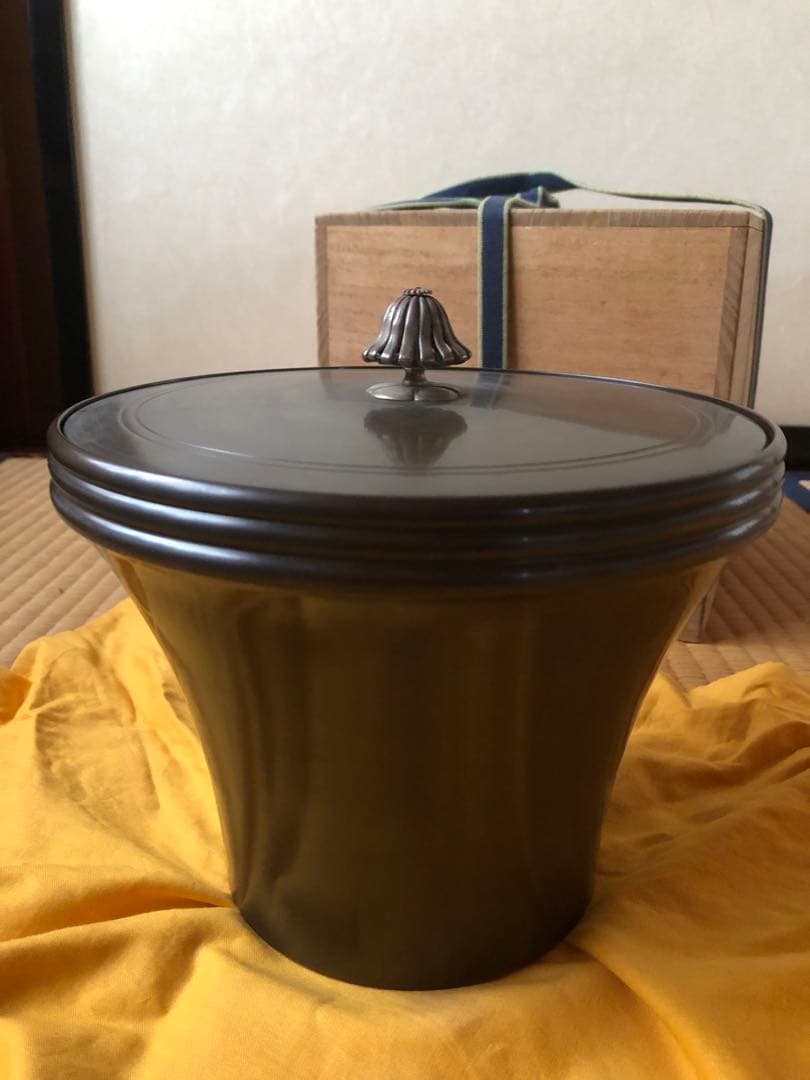 末広水指　南鐐摘　即中斎好　般若勘渓　氏作　共箱入