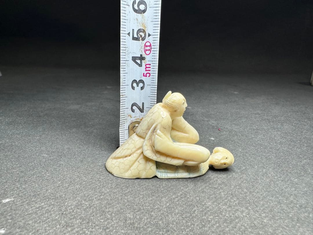 極上　浮世絵春画　根付　印籠　天然素材　アンティーク　骨董　飾り物　古美術品