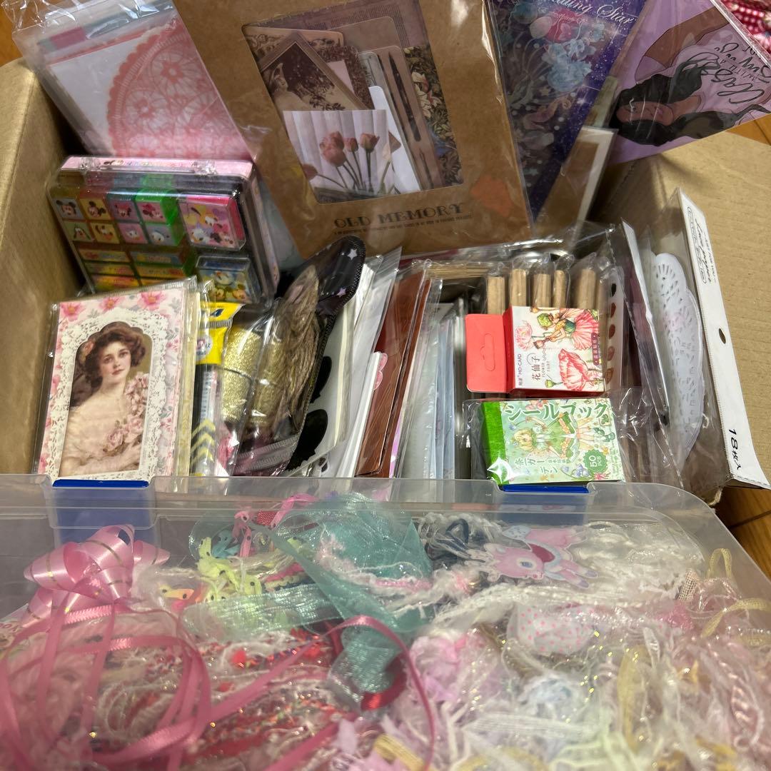 紙モノまとめ売り⭐️訳あり処分、海外コラージュ素材紙、シールメモ、スタンプ、雑貨等