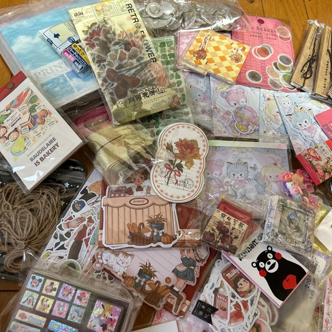 紙モノまとめ売り⭐️訳あり処分、海外コラージュ素材紙、シールメモ、スタンプ、雑貨等