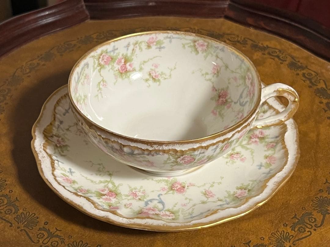 リモージュ　アビランド　ぼかし金彩 フラワー カップ＆ソーサー