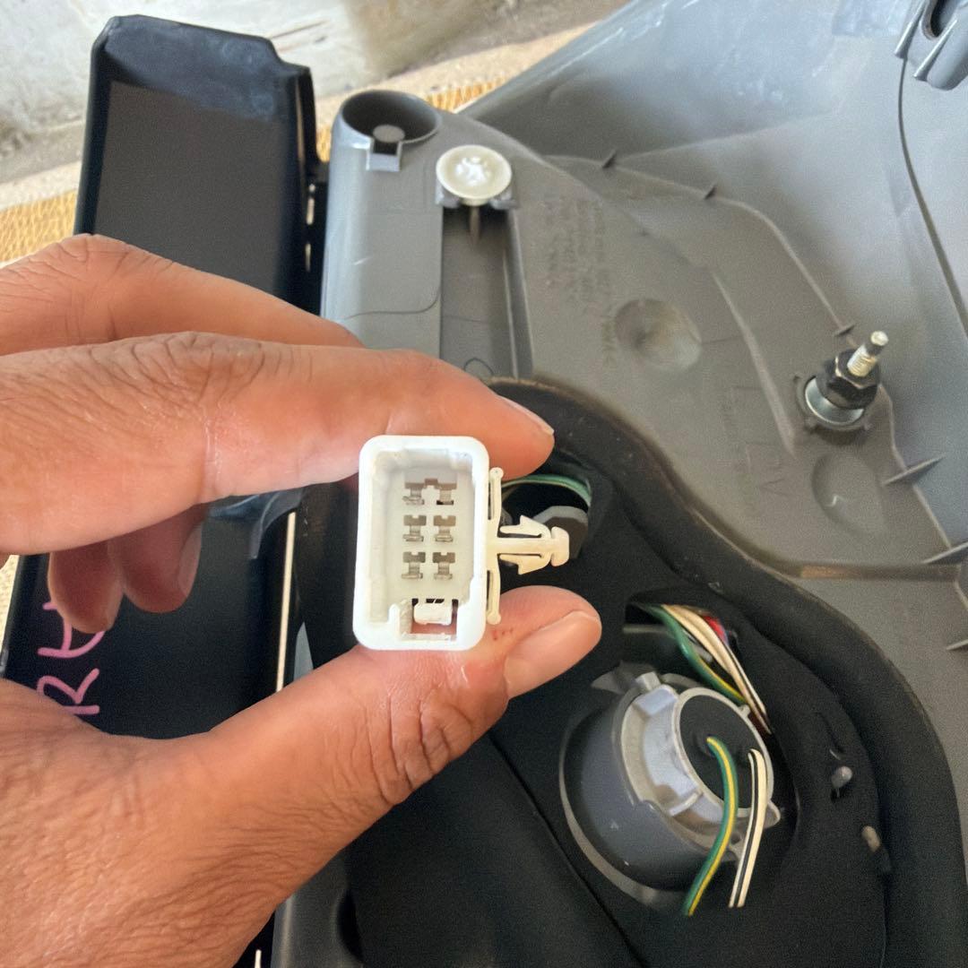 プリウス 30系LED 左テールランプ