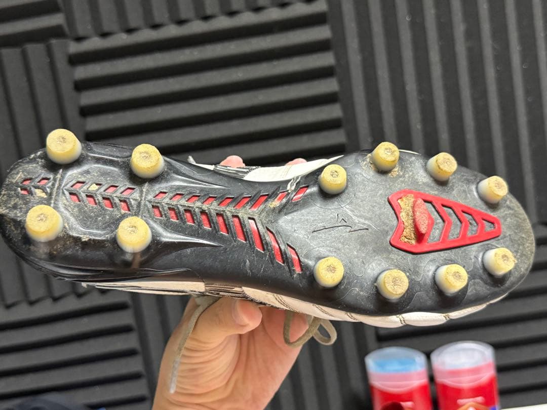 ミズノモレリア4βサッカーシューズ・スパイク ホワイト/レッド 日本製