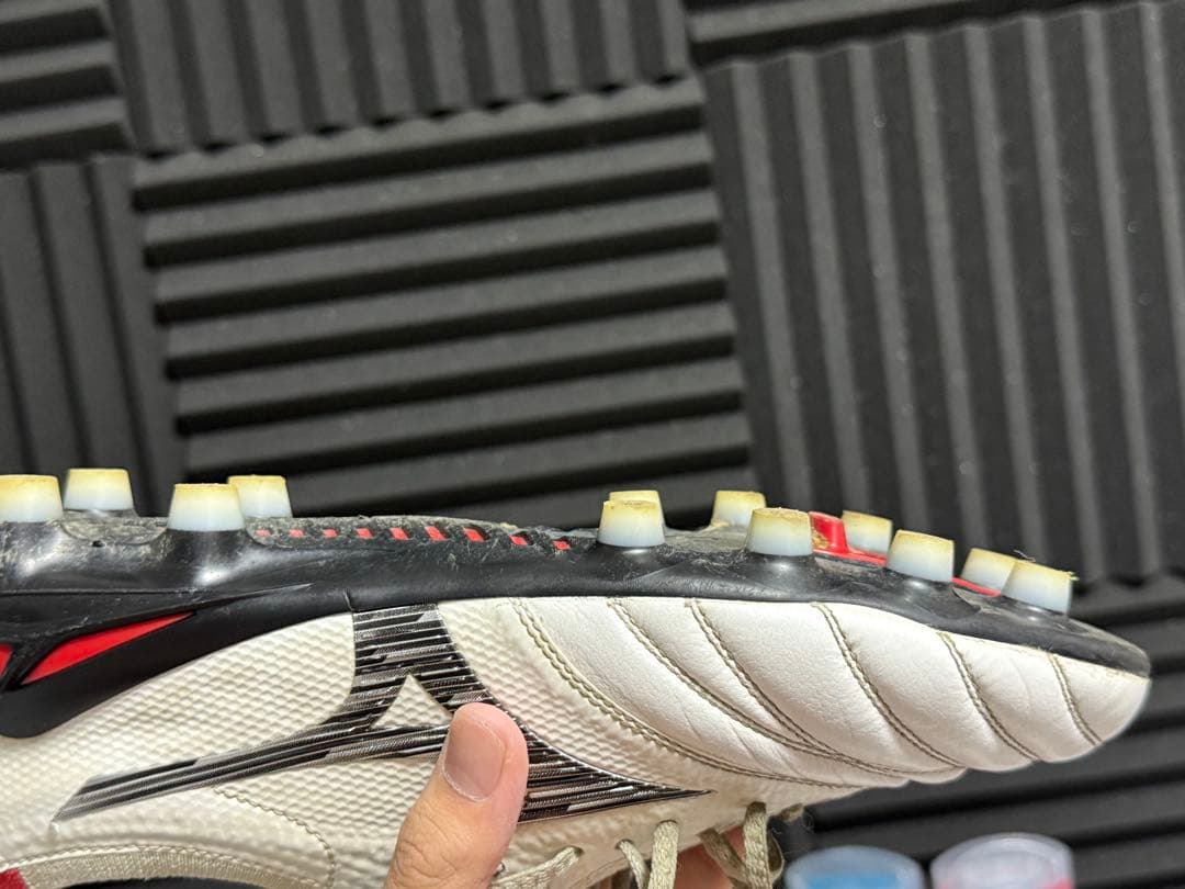 ミズノモレリア4βサッカーシューズ・スパイク ホワイト/レッド 日本製