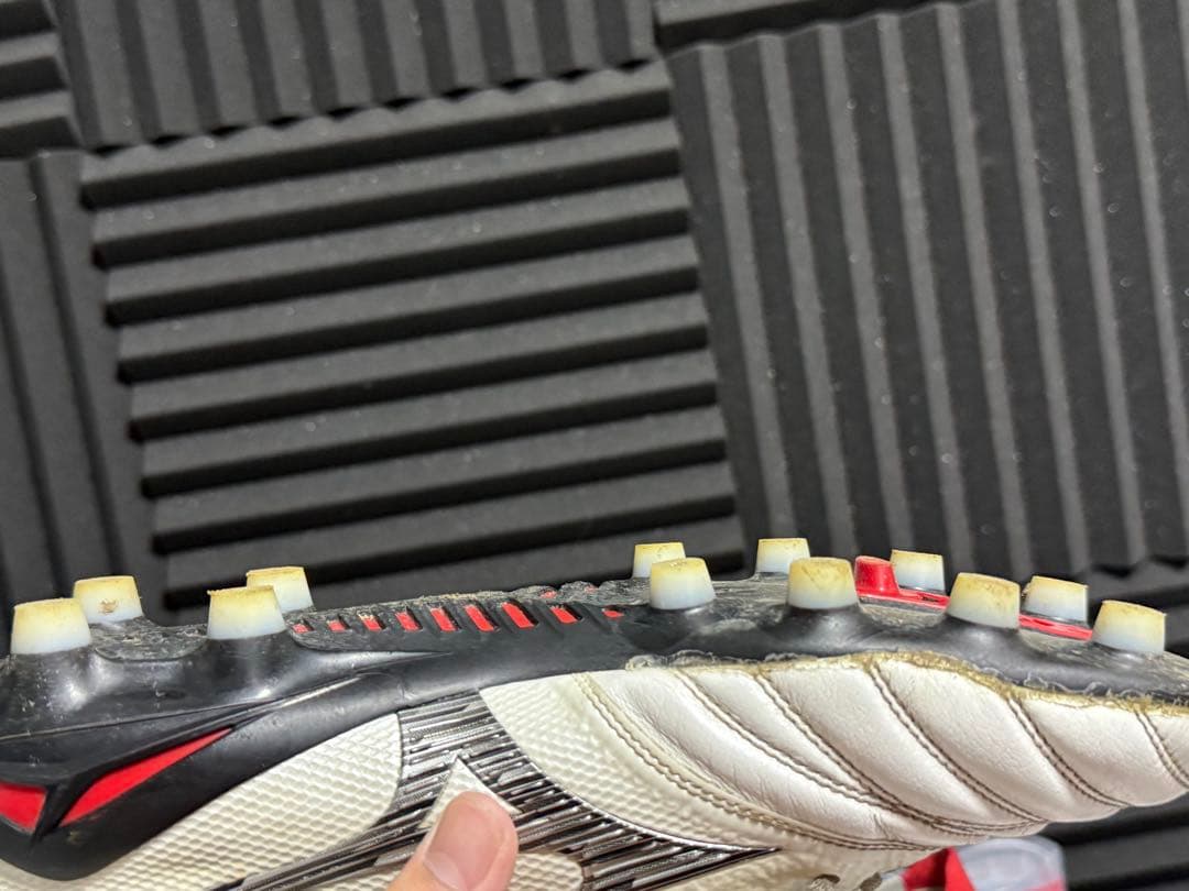 ミズノモレリア4βサッカーシューズ・スパイク ホワイト/レッド 日本製