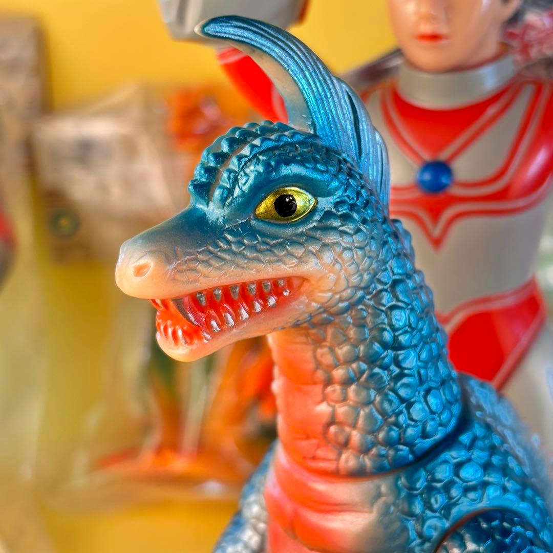 ゆ*ん様 ブルマァクの怪獣シリーズ★アーストロン Gカラー 帰ってきたウルトラマ