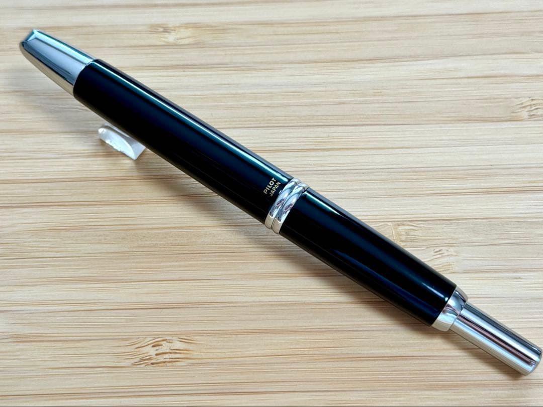 【美品】 PILOT キャップレス 万年筆 18Kペン先 極細 EF 黒軸
