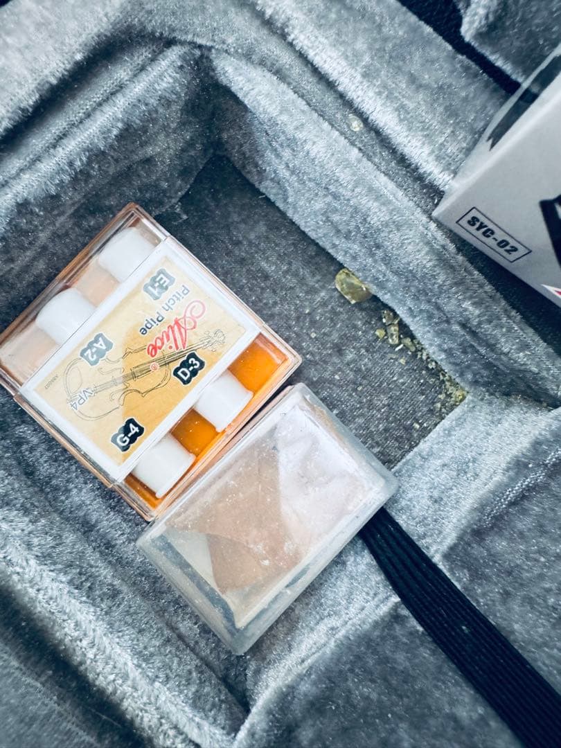 木製バイオリンと弓、ハードケース付き