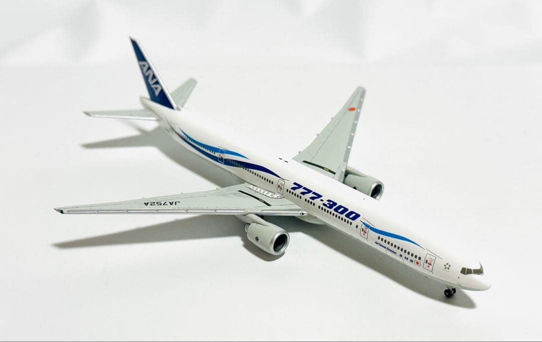 全日空商事 1/400 777-300 ANA特別塗装