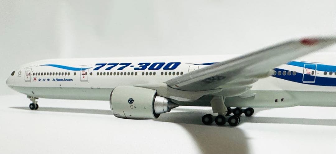 全日空商事 1/400 777-300 ANA特別塗装